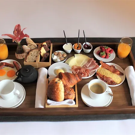 Berria Par La Maison De Pierre فندق 4*