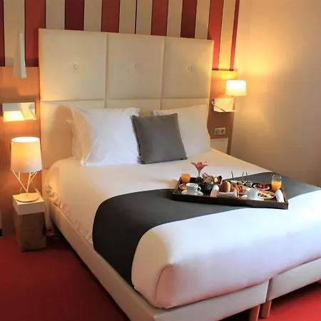 Hotel Berria Par La Maison De Pierre 4*