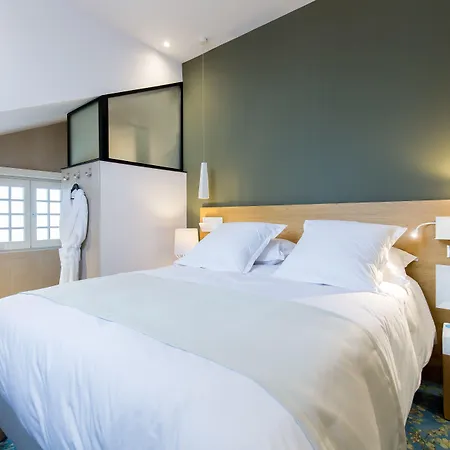 호텔 Berria Par La Maison De Pierre 4*