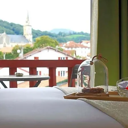 Berria Par La Maison De Pierre Hotel