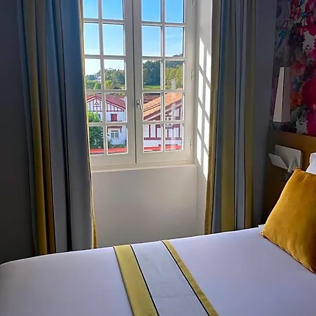 Berria Par La Maison De Pierre Hotel 4*