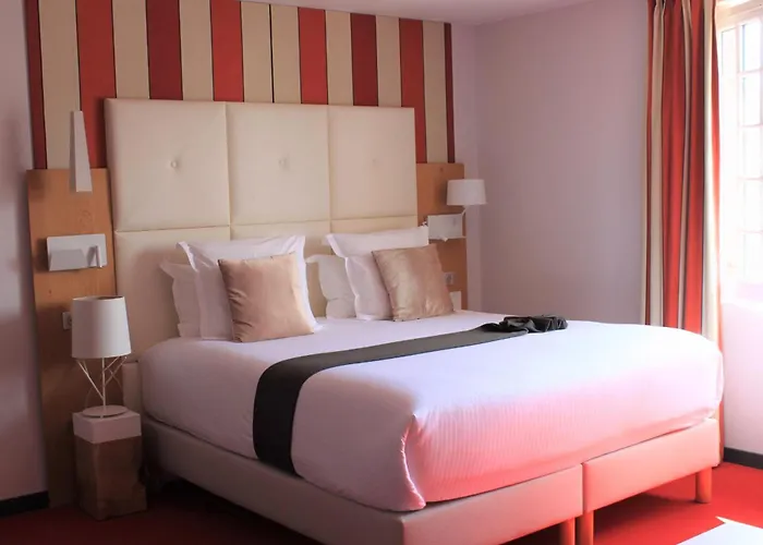 Berria Par La Maison De Pierre 4* האספארן