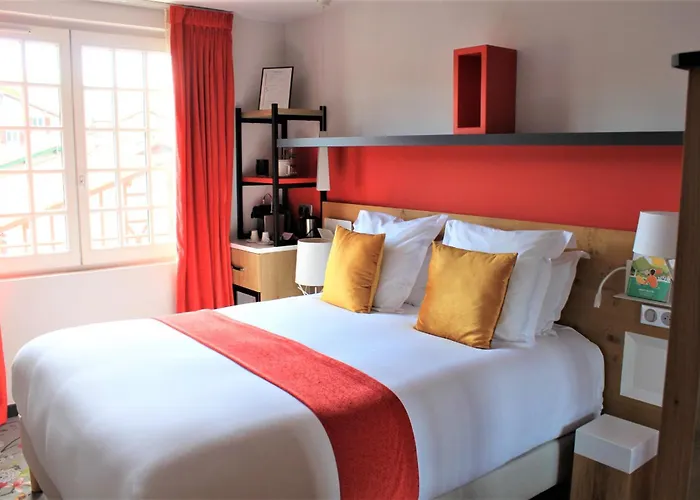 מלון Berria Par La Maison De Pierre 4*