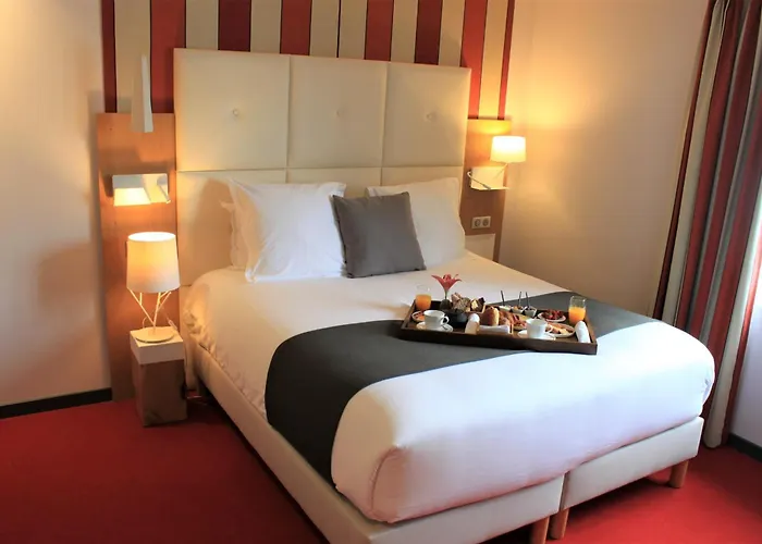 מלון Berria Par La Maison De Pierre 4*