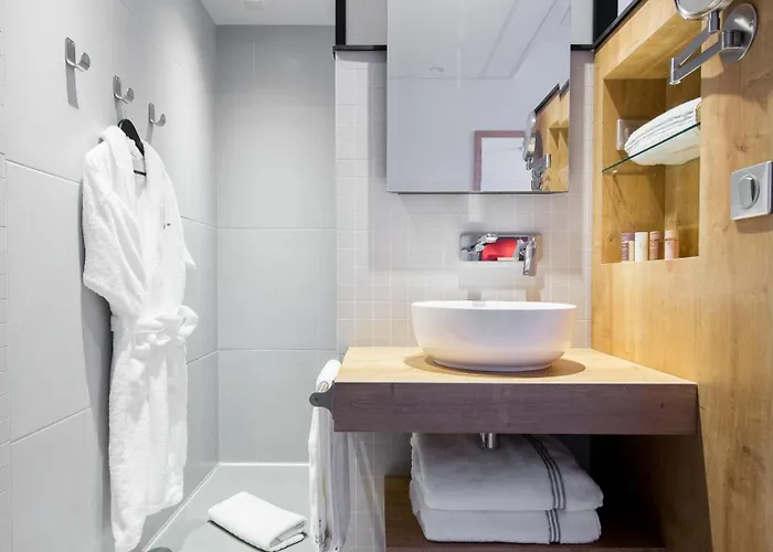 Berria Par La Maison De Pierre 4* האספארן