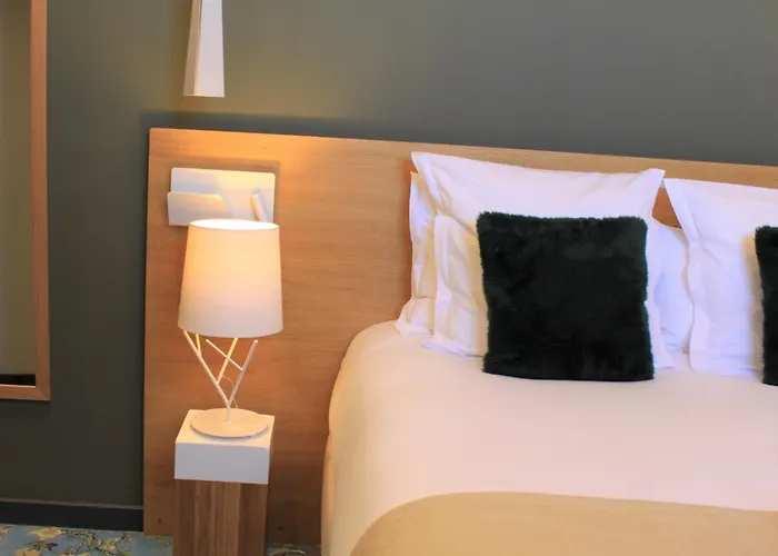 מלון Berria Par La Maison De Pierre 4*