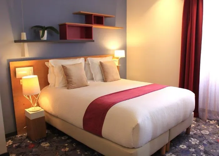 Berria Par La Maison De Pierre מלון האספארן