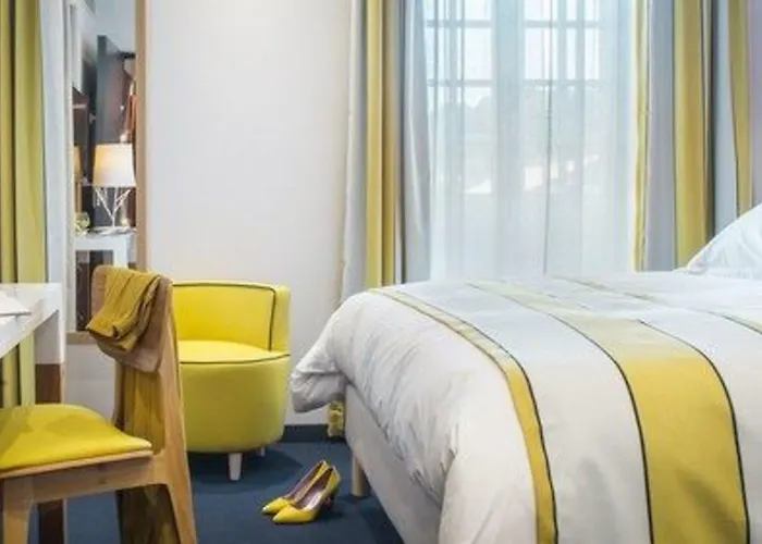 Berria Par La Maison De Pierre האספארן