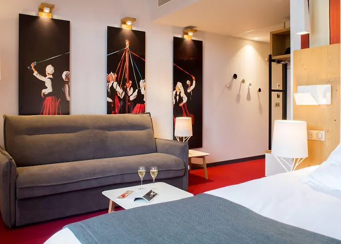 Berria Par La Maison De Pierre מלון האספארן