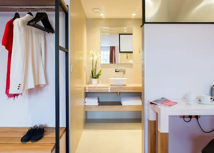 Berria Par La Maison De Pierre מלון האספארן