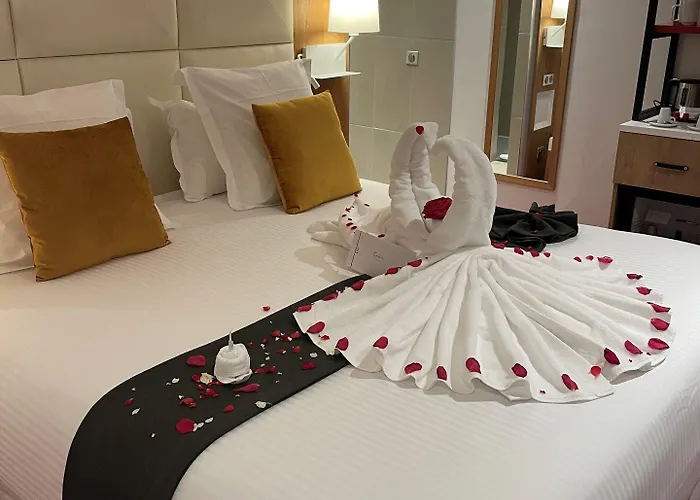 Berria Par La Maison De Pierre מלון